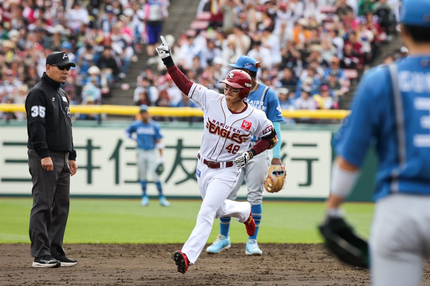 ?平良竜哉選手「3試合連続本塁打」記念クーポンプレゼント✨ - 洋服屋 